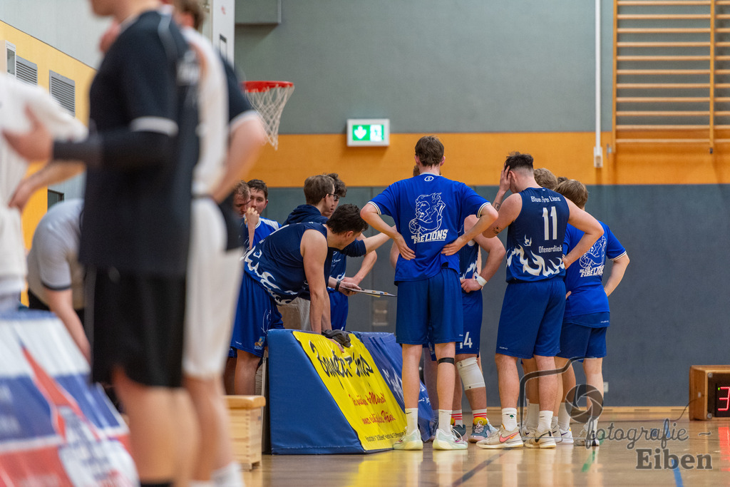 Wattworms Edewecht-Lions Ofenerdiek | Wattworms Edewecht (weiß)-Lions Ofenerdiek (blau) am 22.02.2026 in Edewecht (Heinz-zur-Jührden-Halle); Photo: Philip Eiben 2025 - Realisiert mit Pictrs.com