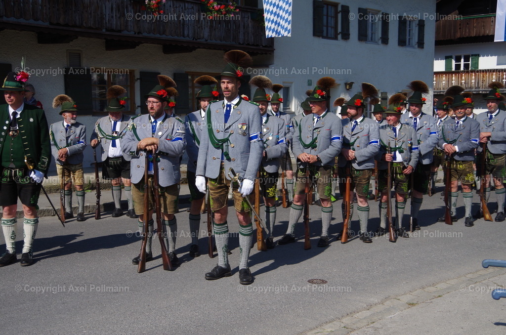 IMGP3560 | fotografiert von Axel PollmannLeonhardi Wallfahrt Benediktbeuern und Murnau, Fronleichnam, Fasching, Landschaft im Loisachtal und Benediktbeuern  - Realisiert mit Pictrs.com