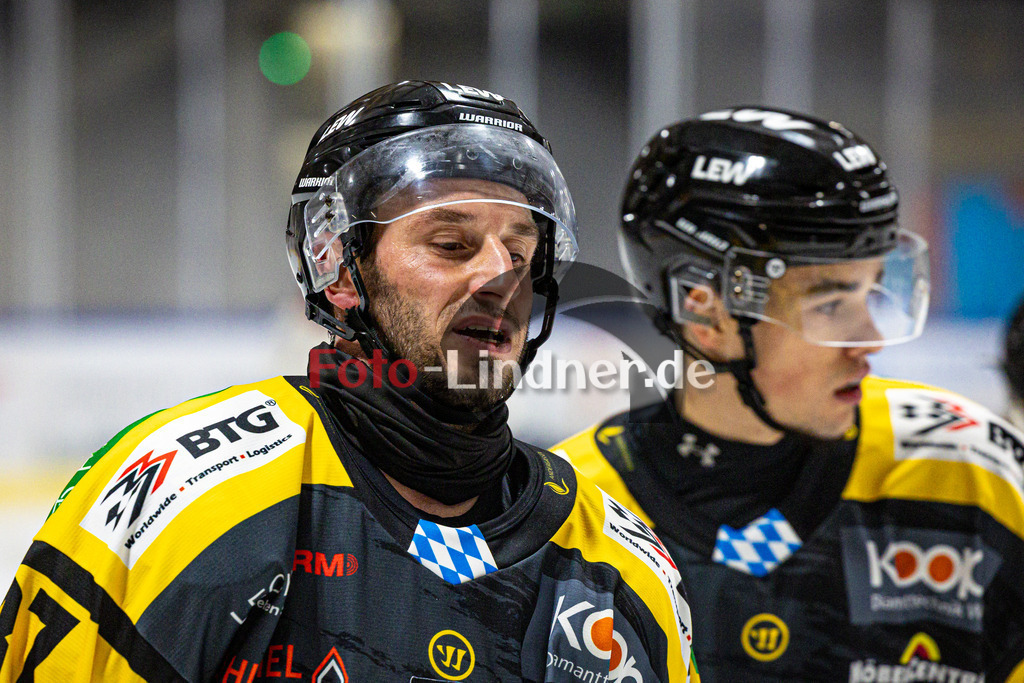 EA Schongau MANNUTS gegen VfE Ulm/Neu-Ulm DEVILS | Eishockey Bayernliga 2025/26 Vorrunde 6 Spieltag, EA Schongau MANNUTS gegen VfE Ulm/Neu-Ulm DEVILS, 20251031,Portrait Dominic KRABBAT (EA Schongau MAMMUTS Kapitän 87),2025-10-31 in Schongau (Eisstadion Schongau), Dominic KRABBAT (EA Schongau MAMMUTS Kapitän 87)Copyright: WolfgangxLindner www.foto-lindner.de