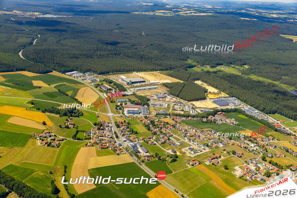 Die Luftaufnahme mitterkreith - Roding wurde 2022 vom Flugzeug aus (keine Drohne) erstellt. Hohe Auflösung -für große Poster und Wandbilder geeignet - Garantiert!