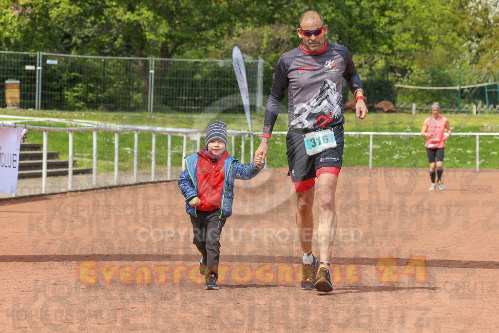 220501_1220_EX1_2057 | Sportfotografie im Rhein-Sieg Kreis, Köln, Bonn, NRW, Rheinland Pfalz, Hessen, etc. Unser Tätigkeitsfeld umfasst den Laufsport vom Volkslauf über den Marathon, Duathlon, Triathon bis zum Ultralauf wie Kölnpfad Ultra oder Schindertrail.