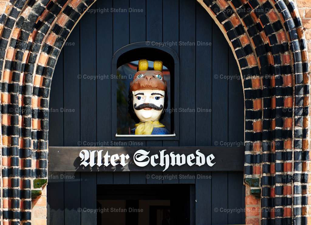 _DSC3161 | Findlinge im Eis, Zeesenboote bei der Traditionsregatta, eine Seebrücke im Sonnenaufgang - mit den Bildern aus dieser Galerie erhalten Sie wunderschöne Aufnahmen über das ganze Jahr. Ein tolles Produkt zum Verschenken, Werben oder zum Träumen vom nächsten - Realisiert mit Pictrs.com