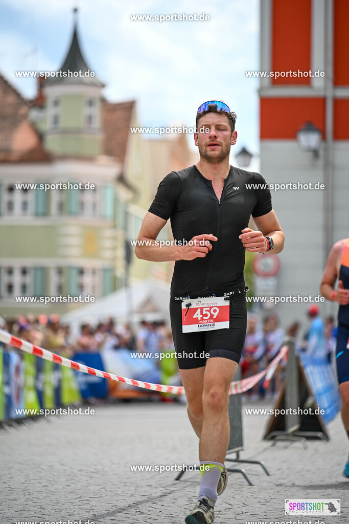 SZI_8305 | Stadttriathlon Erding 2025. #yourpictrs #sportshot_your_pictrs @Sportshotphotography #stadttriathlonerding Copyright: www.sportshot.de