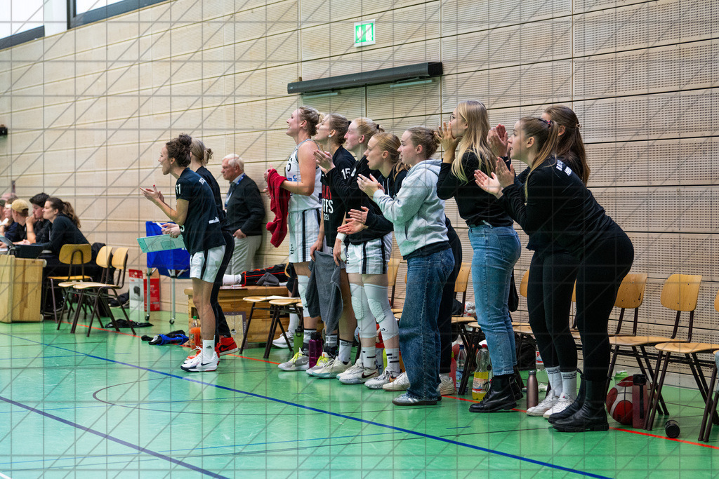 2. DBBL Nord 24/25 | 06.10.2024 | BBC OS vs. Bender Baskets Grünberg | 2. DBBL Nord 24/25 | 06.10.2024 | BBC OS vs. Bender Baskets Grünberg - - - - - CREDIT, www.bullenfotos.de, Martin König, Hörner Weg 40, D-49078 Osnabrück, +4917663732967, Nutzung und Weitergabe nur zu den vereinbarten Zwecken. Presseanfragen an Urheber. Alle Rechte beim Urheber. - - - - - - Realisiert mit Pictrs.com