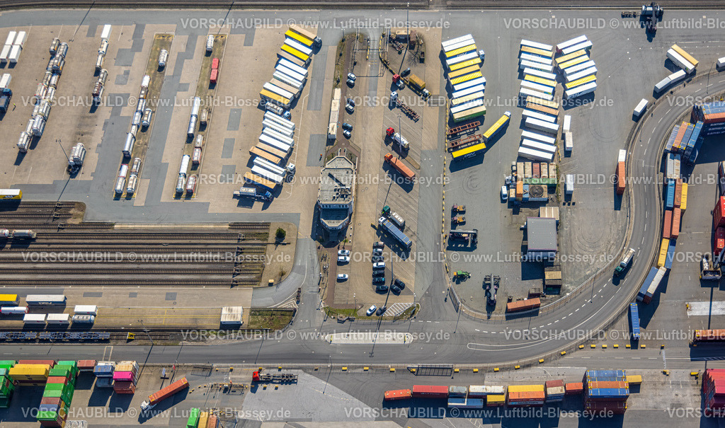 Duisburg250402749DuisPort | Luftbild, duisport Hafen Duisburg, Hafengebiet, Ölinsel LKW Parkplatz, Ruhrort, Duisburg, Ruhrgebiet, Nordrhein-Westfalen, Deutschland