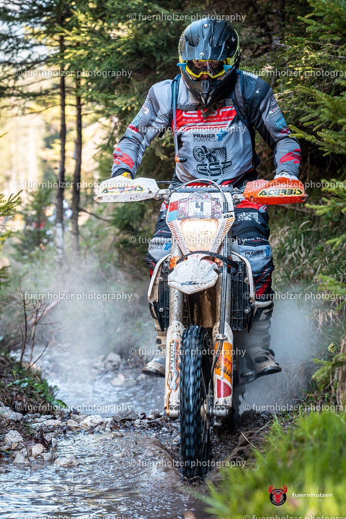 fuernholzer_250501-C1-126 | Fotografische Impressionen von der Red Stag Enduro Extreme by fuernholzer-photography.com. Endurosport in Österreich fotografisch festgehalten von fuernholzer. Auftragsfotografie für Private, Gewerbefotos und Industriefotografie. Eventfotografie, Sportfotografie und Motorsportfotografie. Anbieter von Fotoworkshops, Fototraining, fotografischen Vorträgen und Fotoseminaren.