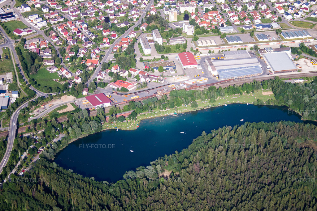 Luftbild: See- Uferbereichen des Badesee Ummendorf in Ummendorf im Bundesland Baden-Württemberg in Deutschland. – Foto: IMG_67432.jpg vom 08.06.2014 durch Werner Riehm/FLY-FOTO.de – Auflösung des Originals: 4153 x 2769 px