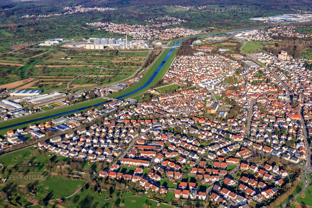 Luftbild: Stadtansicht im Murgtal aus Westen in Kuppenheim im Bundesland Baden-Württemberg in Deutschland. Foto: IMG_56420.jpg vom 14.04.2013 durch Werner Riehm/FLY-FOTO.de