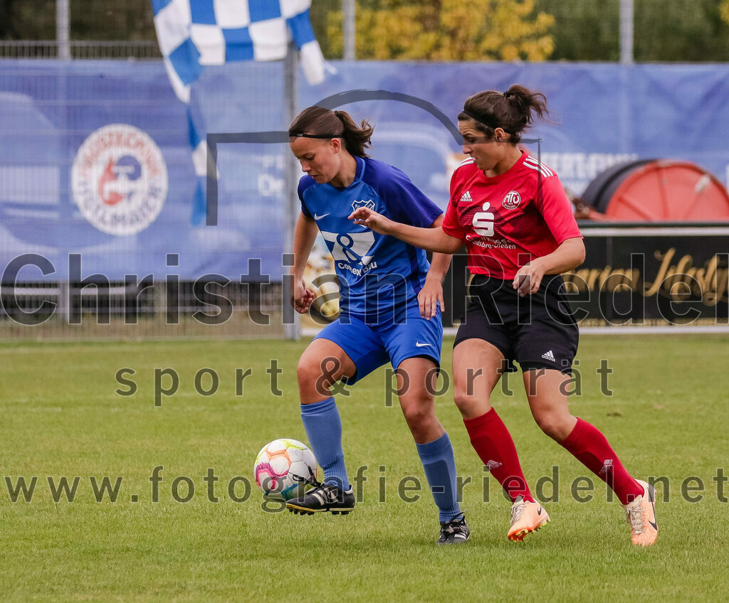 2023-10-07_055_FC_Langengeisling_gegen_MTV_Diessen_Ammersee | Erding, Deutschland, 07.10.2023:
Fußball, Bezirksoberliga 2023 / 2024, 6. Spieltag, FC Langengeisling gegen MTV Diessen/Ammersee, Endergebnis: 0:3

Lisa Mayer (FC Langengeisling, #6), Zoe Klein (MTV Diessen/Ammersee, #15)

Foto: Christian Riedel / fotografie-riedel.net