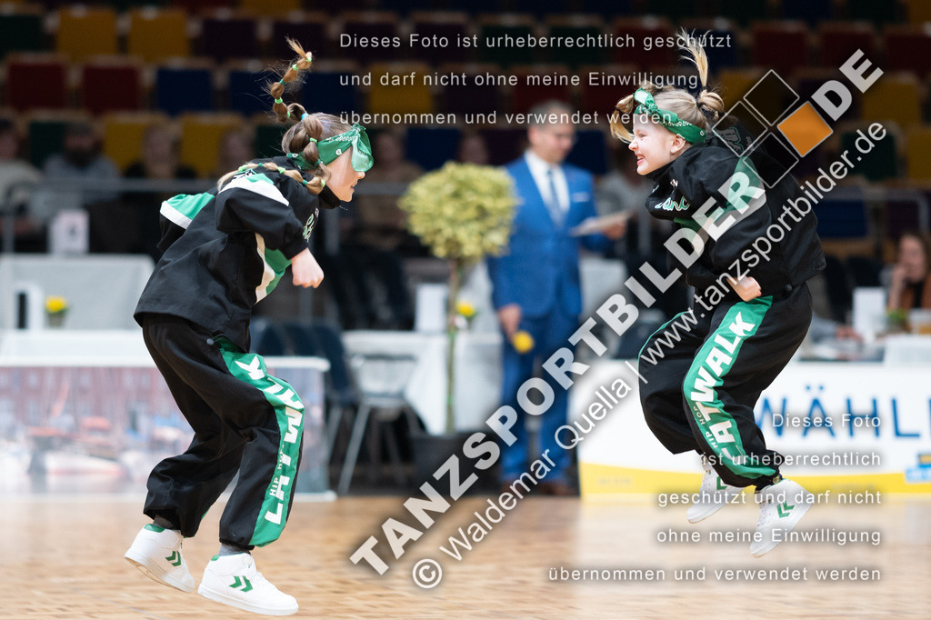 20250125-00086 | Hier finden Sie Tanz Bilder vom Latein und Standard Formationen tanzen. Sportbilder vom Tanzsport. Schöne Fotos und von Weltmeisterschaft, Europameisterschaft, Bundesliga, Regionalliga, Oberliga und Landesliga sowie von GOC Stuttgart, DanceComp, WM Bremen