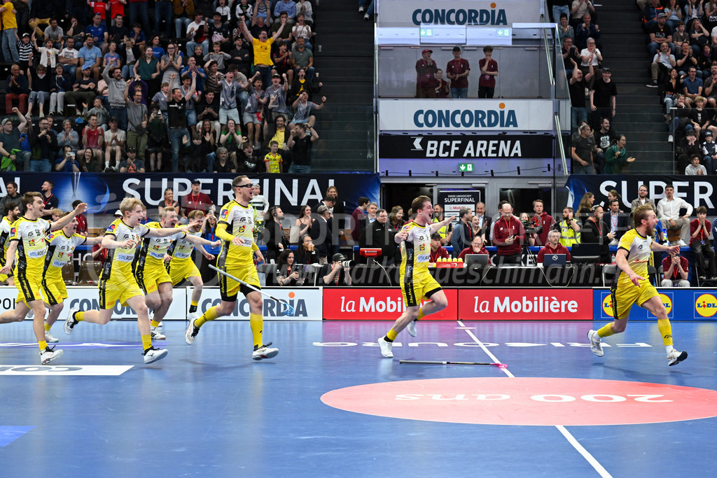 Zug United - HC Rychenberg - 25. April 2026 | Der HCR ist Schweizer Meister am L-UPL Superfinal-Spiel zwischen Zug United und HC Rychenberg am 25. April 2026 in der BCF Arena, Fribourg, Schweiz.Bild: Sportfotografie Markus Aeschimann | www.markus-aeschimann.ch - Realisiert mit Pictrs.com