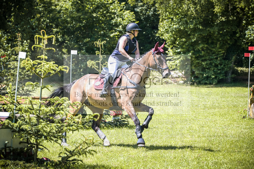 DOS_7170 | Entdecke hochwertige Reitturnierfotos von Foto Oger. Professionell, emotional und authentisch – jetzt Lieblingsmomente im Shop bestellen. - Realisiert mit Pictrs.com