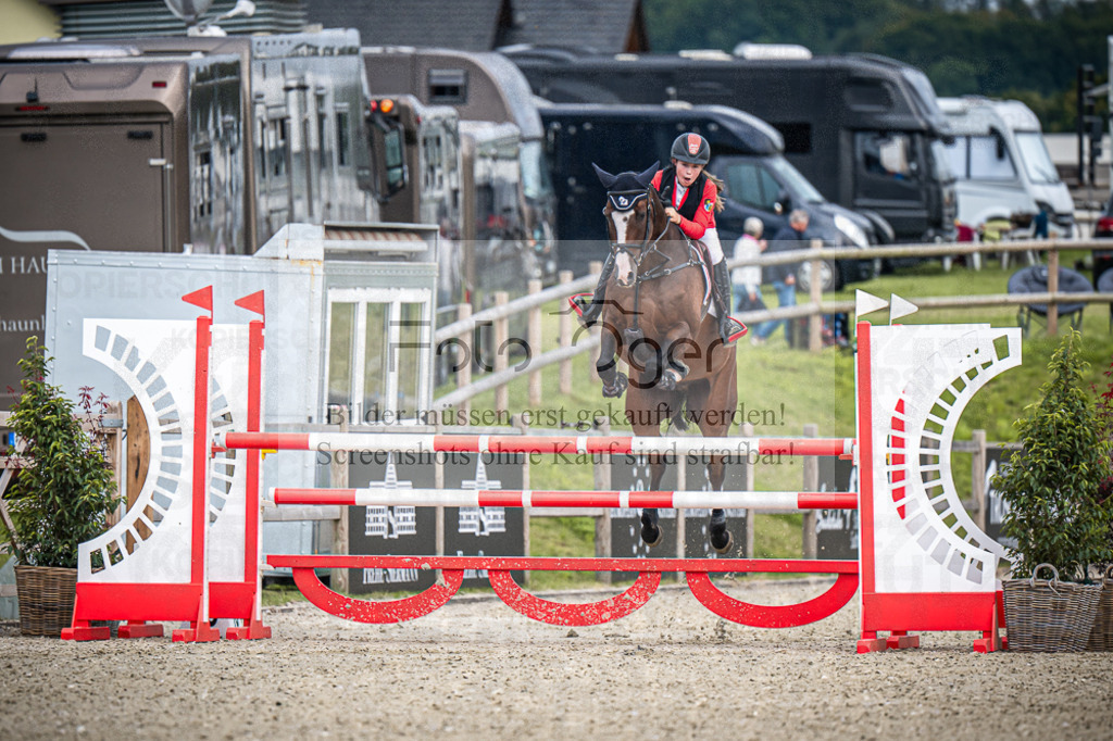 DOS_3532 | Entdecke hochwertige Reitturnierfotos von Foto Oger. Professionell, emotional und authentisch – jetzt Lieblingsmomente im Shop bestellen.Deutschlandweite Turnierfotografie. - Realisiert mit Pictrs.com