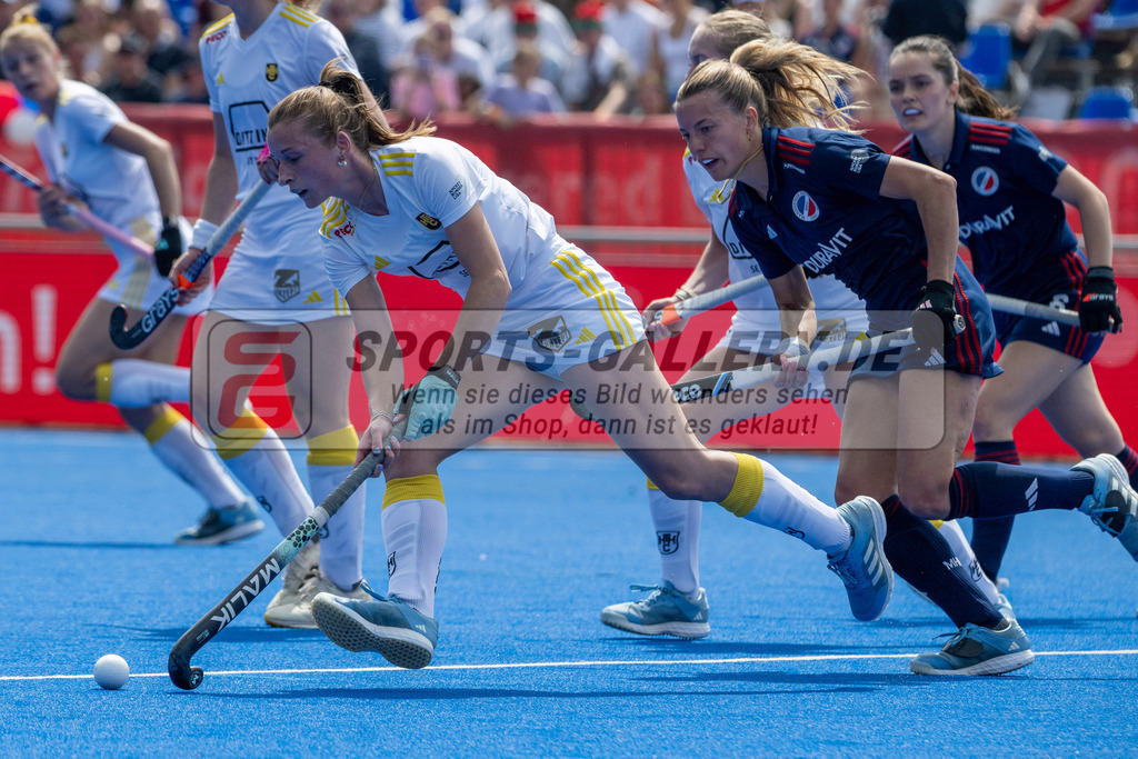 Final4_20250531-1218-Z09_2385 | Krefeld, Deutschland, 31.05.2025:  Feldhockey Final4 2025 – „Deutsche Feldhockey-Meisterschaften 2025“ im Gerd-Wellen-Hockeyanlage am 31.05.2025 in Krefeld, Deutschland. (Foto von Kramhöller/Fehrmann/Kaste)Krefeld, Germany, 31.05.2025: Feldhockey Final4 2025 – „Deutsche Feldhockey-Meisterschaften 2025“ in Gerd-Wellen-Hockeyanlage at 31.05.2025 in Krefeld, Deutschland. (Foto from Kramhöller/Fehrmann/Kaste)