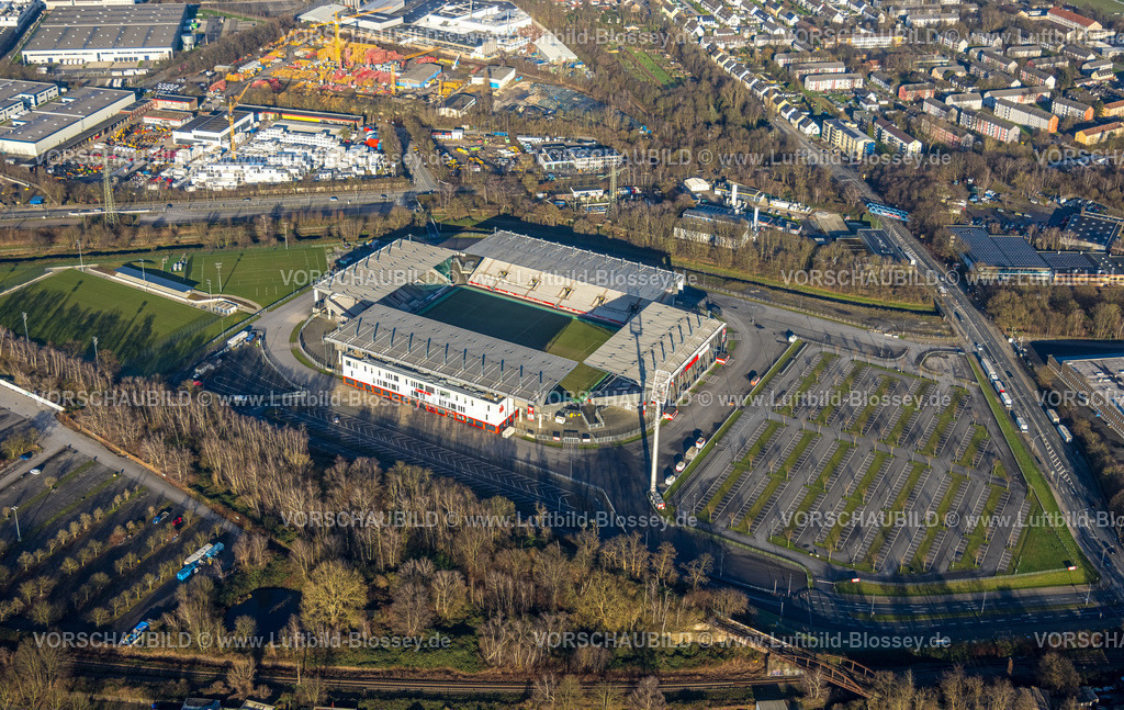 Essen241201697RWE-StadionAnDerHafenstrasse | Luftbild, Fußballstadion an der Hafenstraße des Clubs Rot-Weiss Essen,3. Bundesliga , Essen-Borbeck, Tribünen, ,Essen, Ruhrgebiet, Nordrhein-Westfalen, Deutschland