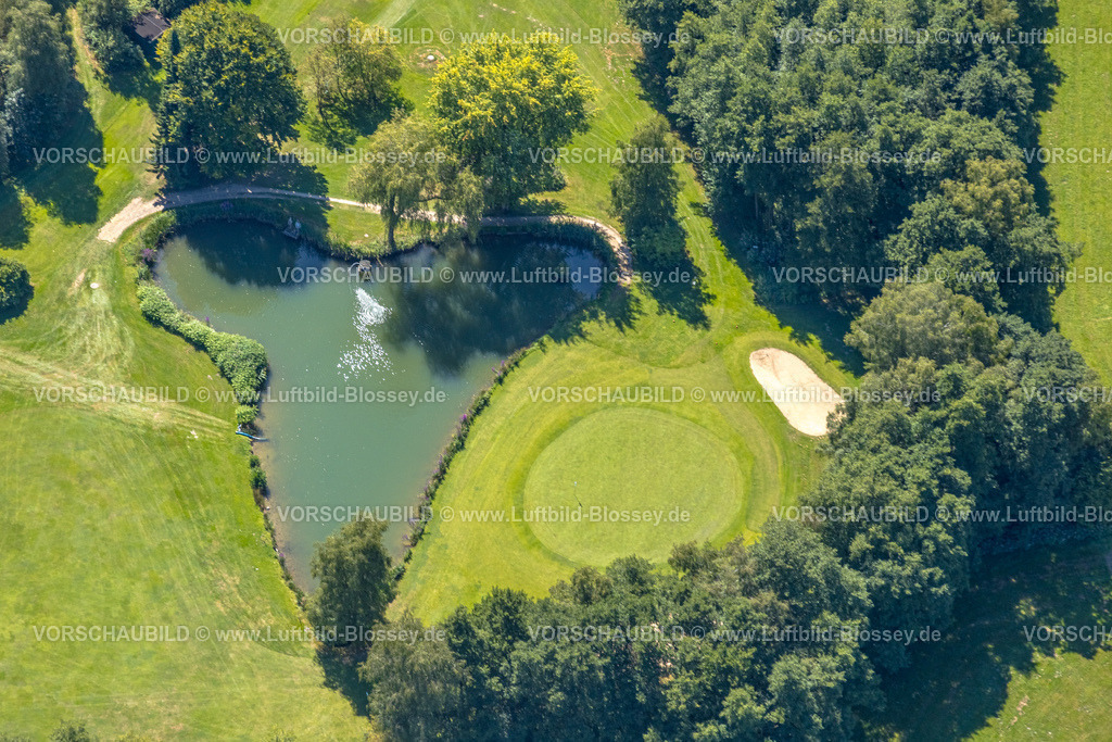 Kierspe250813193 | Luftbild, Golfwiese Golfclub Varmert e.V., Teich in Herzform, Elbringhausen, Kierspe, Sauerland, Nordrhein-Westfalen, Deutschland