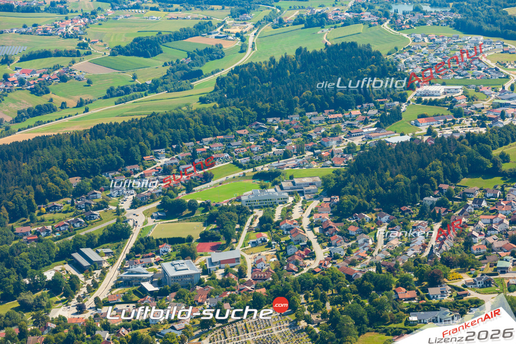 Luftaufnahme von  Waldkirchen - Die Luftaufnahme wurde 2025 vom UL-Flugzeug heraus erstellt ( keine Drohne ) - Hochauflösende Luftaufnahme - für professionelle Ausdrucke geeignet. Die Geschenkidee !Mit Lizenz und Bildrechte bestellbar