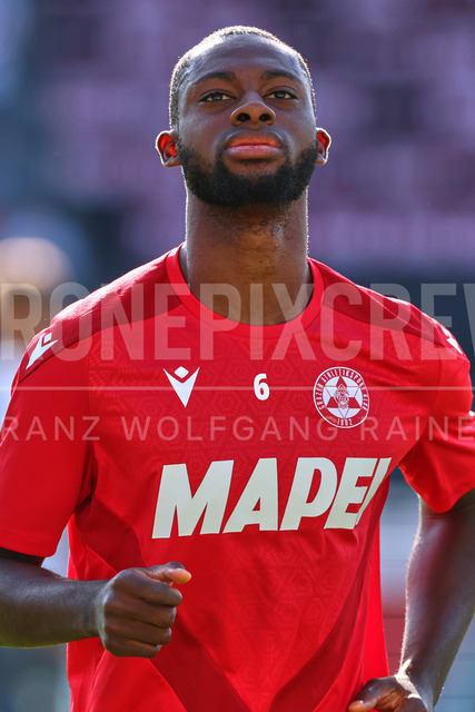 Grazer AK 1902 vs TSV Egger Glas Hartberg – Austrian Bundesliga Match 2025 | Austrian Bundesliga match between Grazer AK 1902 and TSV Egger Glas Hartberg. Dynamic football action, players in motion, emotions, stadium atmosphere and team spirit captured in professional detail. The image shows Sadik Fofana (GAK).