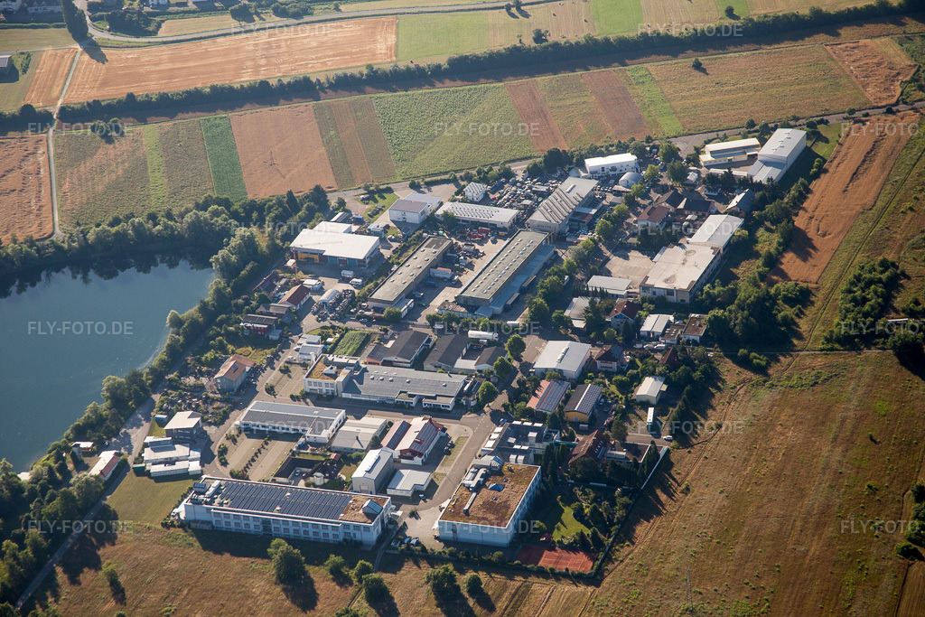 Luftbild: Büchenau, Industriegebiet im Ortsteil Spöck in Stutensee im Bundesland Baden-Württemberg in Deutschland. Foto: IMG_091755.jpg vom 10.07.2016 durch Werner Riehm/FLY-FOTO.de