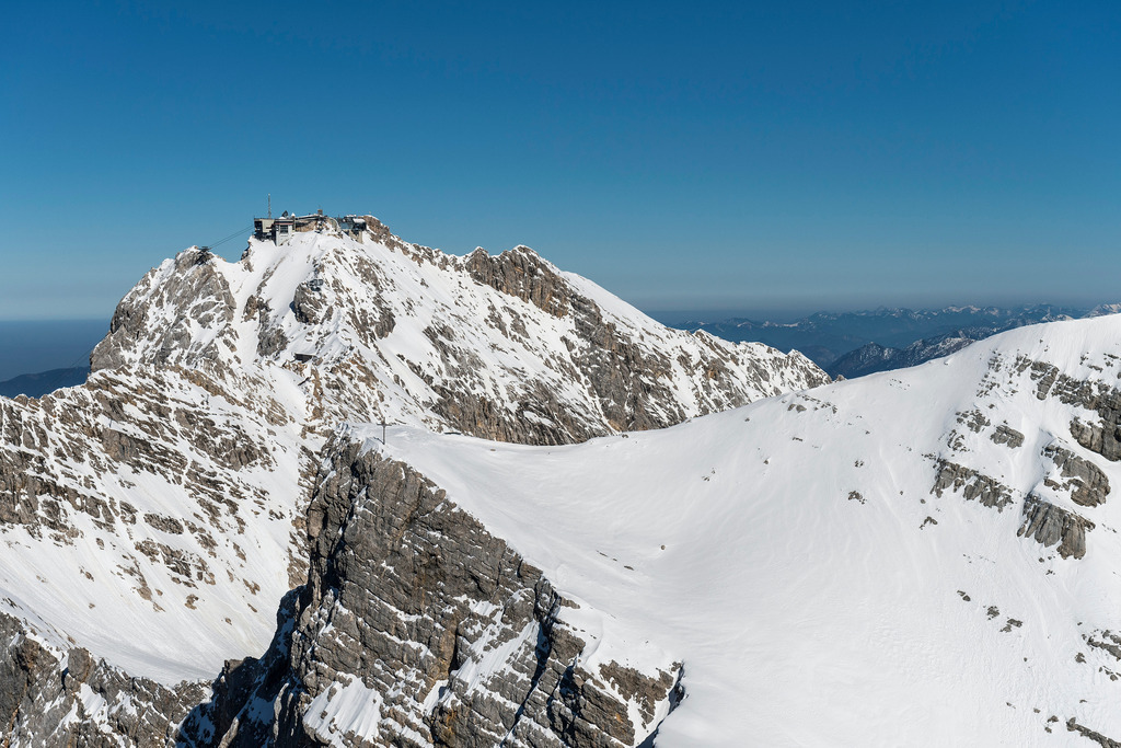 Felsen- Massiv und Berglandschaft des Zugspitzmassiv mit den Gipfeln der Zugspitze | Felsen- Massiv und Berglandschaft des Zugspitzmassiv mit den Gipfeln der Zugspitze