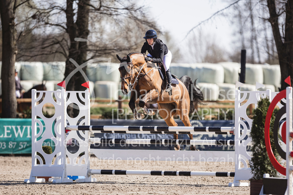250408_Mühlen_SprPf-L-407 | Deine schönsten Turniermomente als professionelle Fotos! Entdecke hochwertige Pferdesport-Fotografie im Online-Shop. Jetzt Fotos finden & bestellen!