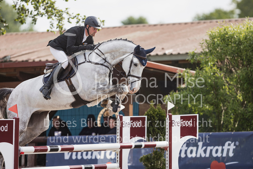 250506_Mühlen_SprPf-M-515 | Deine schönsten Turniermomente als professionelle Fotos! Entdecke hochwertige Pferdesport-Fotografie im Online-Shop. Jetzt Fotos finden & bestellen!