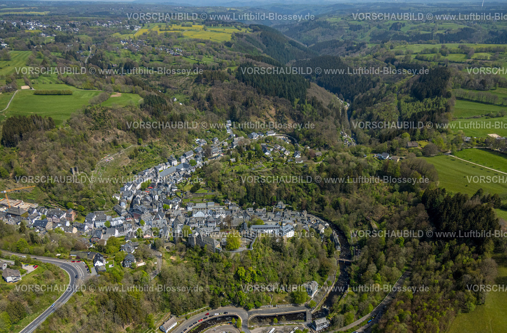 Monschau240502221 | Luftbild, historische Altstadt mit mittelalterlichen Gebäuden und der Burg Monschau mit evangelischer Stadtkirche am Fluss Rur, Hügel und Täler Waldgebiet mit Fernsicht, Monschau, Nordrhein-Westfalen, Deutschland
