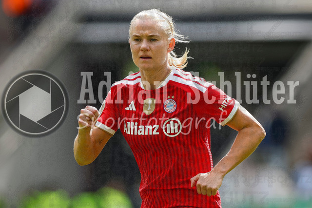 14.05.2026, GER, Fussball, Frauen, DFB-Pokal, Finale, Saison 2025/2026, VfL Wolfsburg - FC Bayern München | Pernille Harder (Bayern) schaut