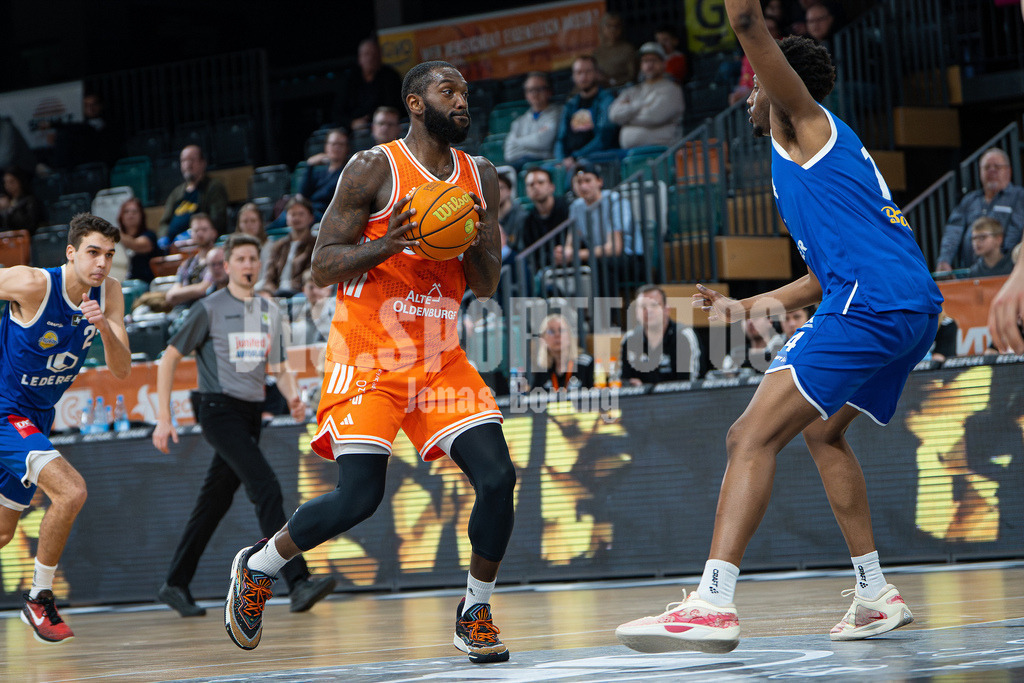 Basketball I Herren I Saison 2025-2026 I 2. Bundesliga ProB Nord I 23. Spieltag I RASTA Vechta II - EN Baskets Schwelm I 7700 | Aula Maarufu Sumbry (0, RASTA Vechta II) - Realisiert mit Pictrs.com