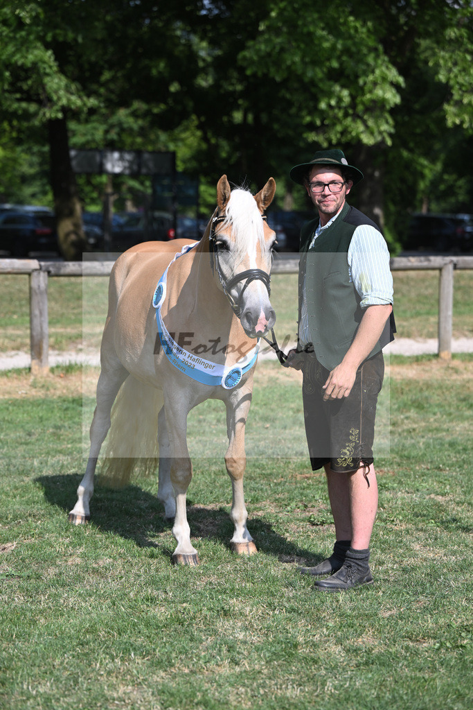 Kat-Nr. 13 Milana_Strauss_20231856 | hf-fotografie - Realisiert mit Pictrs.com