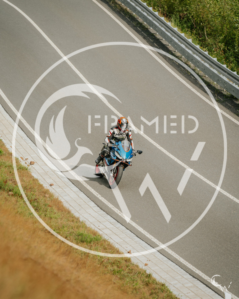 blau Aprilia-6 | cw-framed