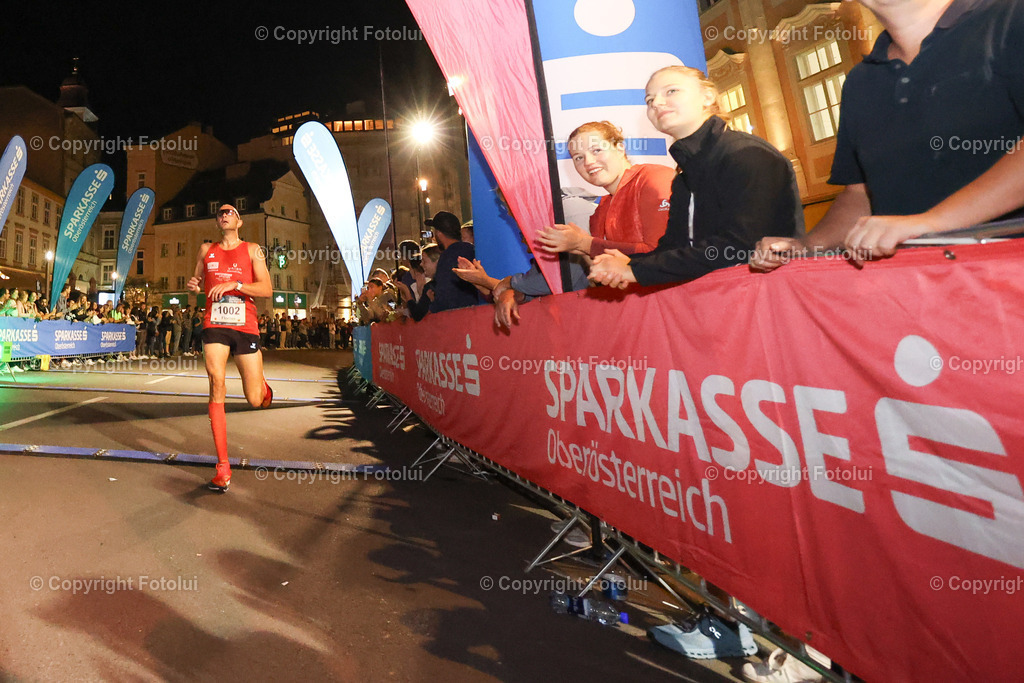 20230928bmmac22624 | Linz, AUSTRIA 26.Sept.23 - Night Run, Image shows 
Photo: Sportmediapics.com/ Manfred Binder