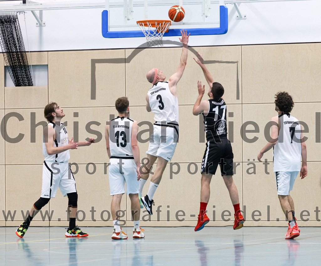 2023-03-26_066_TSV_Vaterstetten_gegen_Wacker_Knights_Burghausen | Vaterstetten, Deutschland, 26.03.2023:
Basketball, Bayernliga Herren Südost 2022 / 2023, 17. Spieltag, TSV Vaterstetten gegen Wacker Knights Burghausen, Endergebnis: 

Finn Liebig (TSV Vaterstetten, #10), Konstantin Huber (TSV Vaterstetten, #13), F. Sutur (TSV Vaterstetten, #3), Luca Maurice Kohll (TSV Vaterstetten, #7)

Foto: Christian Riedel / fotografie-riedel.net