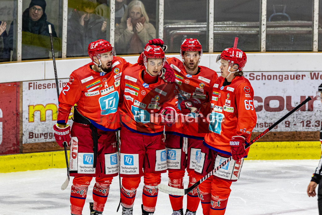 EC Peiting vs Deggendorfer SC | Eishockey Oberliga Süd 2023/2024, EC Peiting vs Deggendorfer SC, 20231119,
Torjubel Peiting,
2023-11-19 in Peiting (Eisstadion)
22 Lukas GOHLKE (ECP 22), 24 Thomas HEGER (ECP 24), 9 Brett OUDERKIRK (ECP 9), 65 Alexander BIBERGER (ECP 65)
Copyright: WolfgangxLindner foto-lindner.de