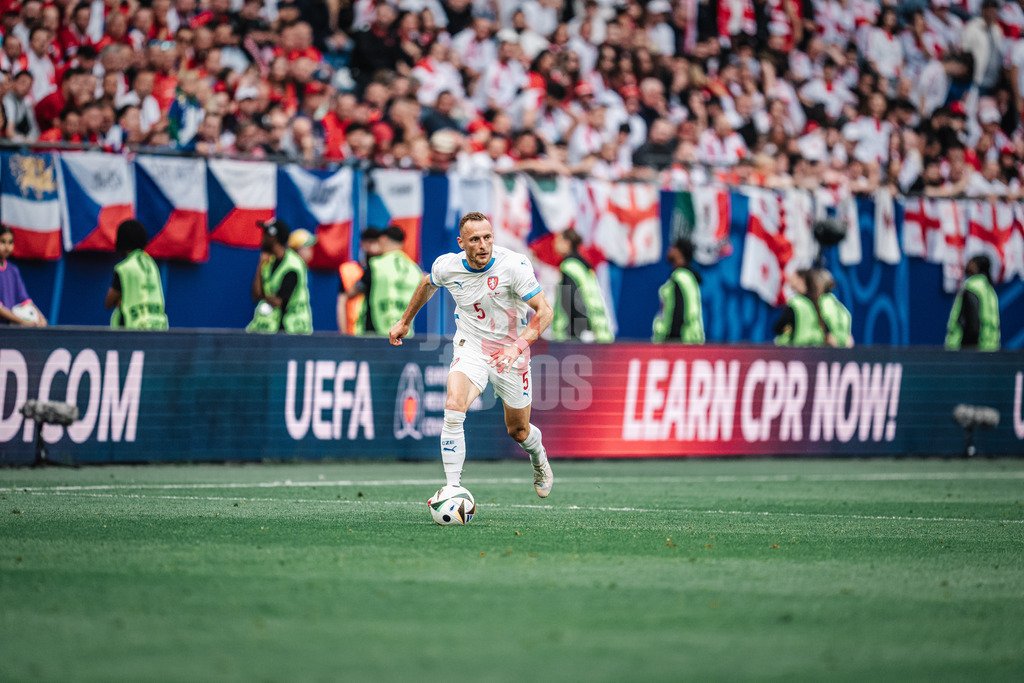 Fußball | Herren | UEFA-Fußball-Europameisterschaft 2024 | Gruppe B | Kroatien vs. Albanien | 19.06.2024 | Vladimir Coufal (#5, Tschechien) am Ball