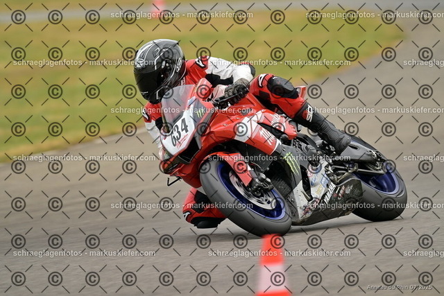 25bt05-1382 | markuskiefer.com - Realisiert mit Pictrs.com