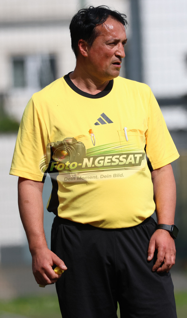 Bünder SV - SC Enger | Auf dem Bild zu sehen: Schiedsrichter: Tahsin CelikBünder SV, SC Enger, Saison 25/26, Kreisliga A, Bünde, Deutschland - Realisiert mit Pictrs.com