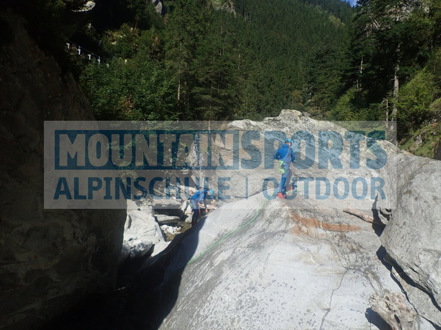 P9210063 | Bestelle die Bilder deines Berg- oder Wasser-Abenteuers mit Mountain Sports bequem von zu Hause aus direkt über unseren Online Fotoshop von pictrs.com. - Realisiert mit Pictrs.com