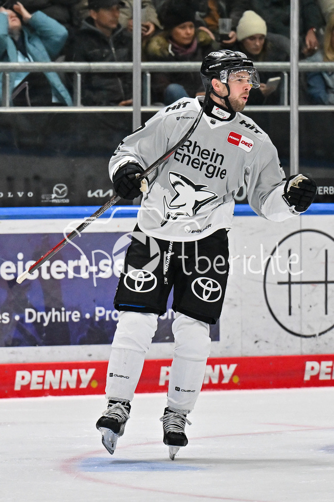 Augsburger Panther - Kölner Haie | Die Haie jubeln ueber den Treffer zum 3.6 durch Gregor MAECLEOD (Koelner Haie #89) / Freude / Happy / tor / Torschuezte / DEL: Augsburger Panther - Kölner Haie, Curt Frenzel Stadion am 29.09.2024