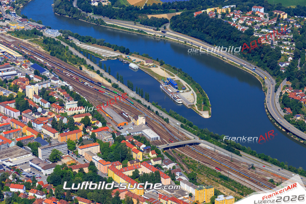 Die Luftaufnahme der Stadt Passau wurde 2017 vom Flugzeug heraus erstellt ( keine Drohne )- hohe Auflösung für beste Qualität