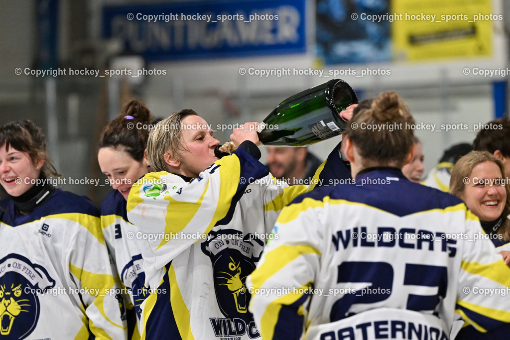 WILDCATS PATERNION & Lady Hawks Siegerehrung-Meisterfeier | Champagner, #10 Domenig Verena WILDCATS PATERNION, WILDCATS PATERNION &amp; Lady Hawks Siegerehrung-Meisterfeier, WILDCATS PATERNION &amp; Lady Hawks Siegerehrung-Meisterfeier am 12.03.2025 in Steindorf (Ossiachersee Halle), Austria, (Photo by Bernd Stefan)