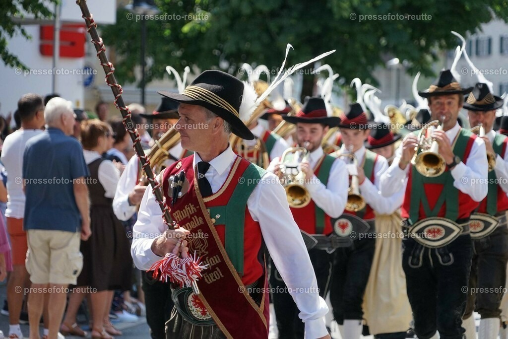 07b-MUSAU-Bundesmusikfest-2023-Juni16-Reutte-DSC06406 | Info aus dem Bezirk Reutte/Ausserfern Tirol sowie eine umfangreiche Bilddatenbank über die gesamte Region: Lechtal, Talkessel Reutte, Tannheimertal, Zwischentoren. Lech, Plansee, Zugspitze, Grenztunnel, B179, Fernpassstraße, Verkehr, Lawinen, Tradition, - Realisiert mit Pictrs.com