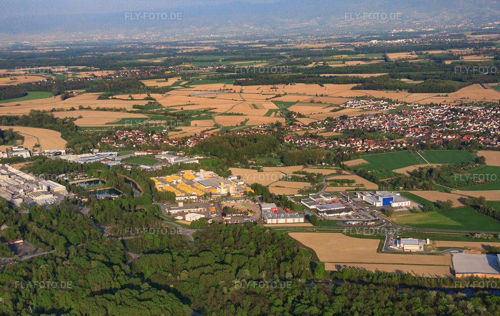 Luftbild: Industriegebiet Im Salmenkopf mit Ytong Werk im Ortsteil Freistett in Rheinau im Bundesland Baden-Württemberg in Deutschland. Foto: IMG_39561.jpg vom 14.04.2011 durch Werner Riehm/FLY-FOTO.deAuflösung des Originals: 4300 x 2716 px