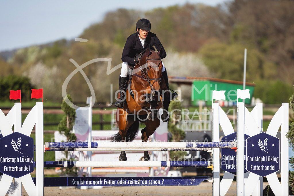 260421_Frühlingsfest_5_SprPf-M-515 | Deine schönsten Turniermomente als professionelle Fotos! Entdecke hochwertige Pferdesport-Fotografie im Online-Shop. Jetzt Fotos finden & bestellen!