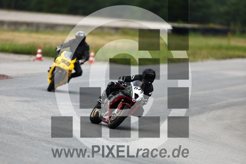 0969-20250726_00188 | Schöne Erinnerungen an spannende Momente - das festzuhalten ist unser Job. PIXELrace.de ist seit 2003 auf den Rennstrecken Europas unterwegs um die Action draußen beim Fahren und die wunderbare Stimmung imm Fahrerlager für euch einzufangen.