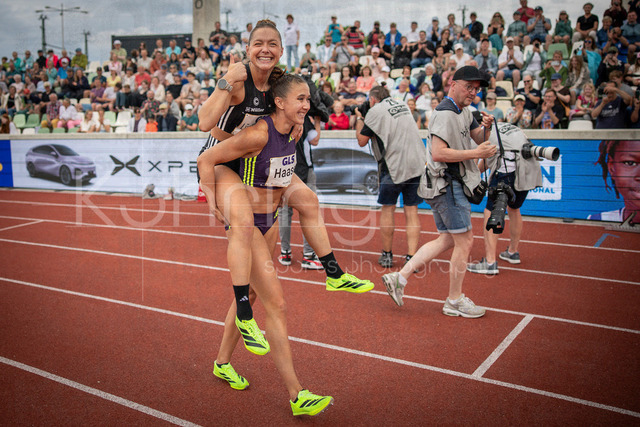 Golden Oval; Dresden, 31.05.2026 | DRESDEN , GERMANY - MAY 31:  Gina Lueckenkemper (GER / Germany) backpacked by Rebekka Haase (GER / Germany) after the 100m final during the Golden Oval Continental Tour Silver meeting on May 31, 2026 at Heinz-Steyer-Stadion in Dresden, Saxony, Germany.