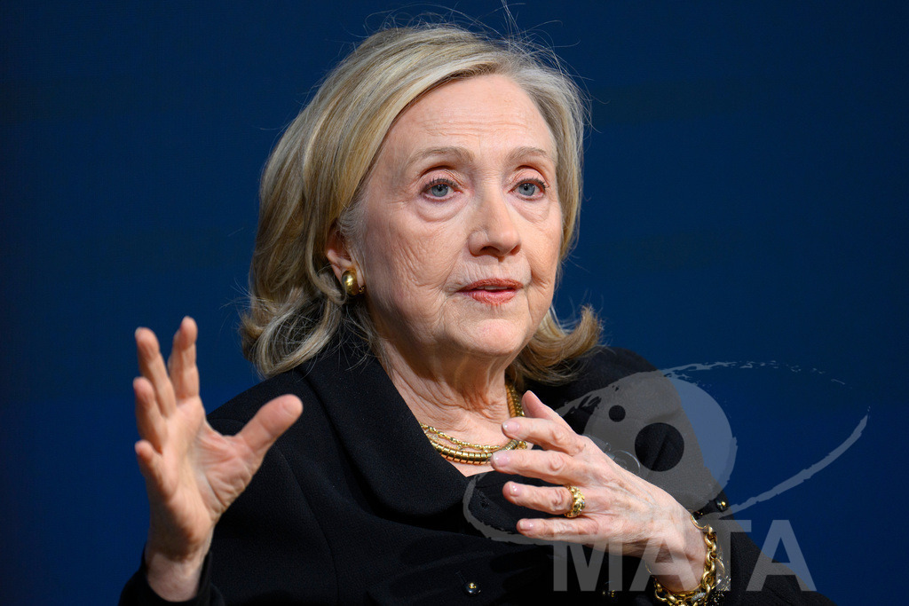 _DWA4004 | Die US-Politikerin Hillary Clinton auf der Veranstaltung Bridging Scholarship and Statecraft im Rahmen der Münchner Sicherheitskonferenz 2026. München, 13.02.2026 Bayern Deutschland  - Realized with Pictrs.com