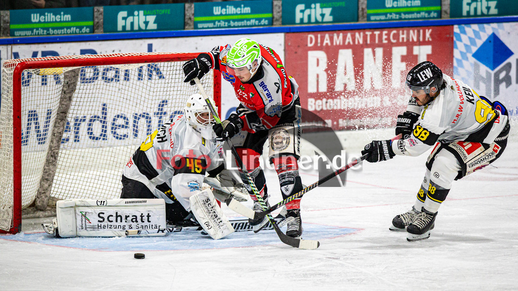 TSV Peißenberg MINERS gegen EA Schongau | Eishockey Bayernliga Herren Vorrunde 2024/25, TSV Peißenberg MINERS gegen EA Schongau, 20241031,Torchance Sinan ONDÖRTOGLU (Miners 22),2024-10-31 in Peißenberg (Eisstadion Peißenberg)Sinan ONDÖRTOGLU (Miners 22)Copyright: WolfgangxLindner
