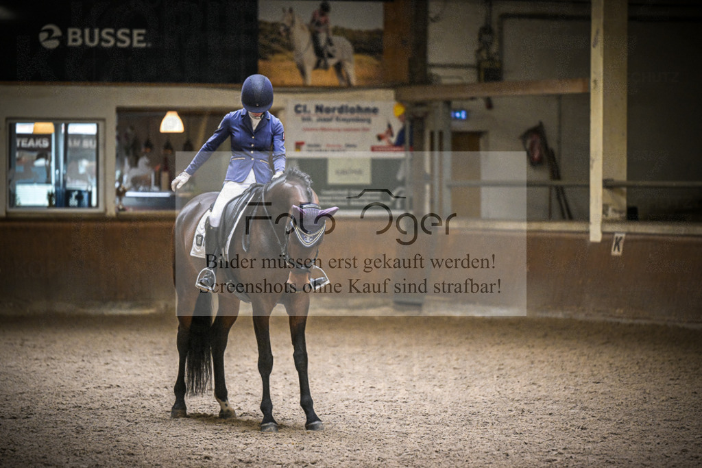 DOS_0254 | Entdecke hochwertige Reitturnierfotos von Foto Oger. Professionell, emotional und authentisch – jetzt Lieblingsmomente im Shop bestellen.Deutschlandweite Turnierfotografie. - Realisiert mit Pictrs.com