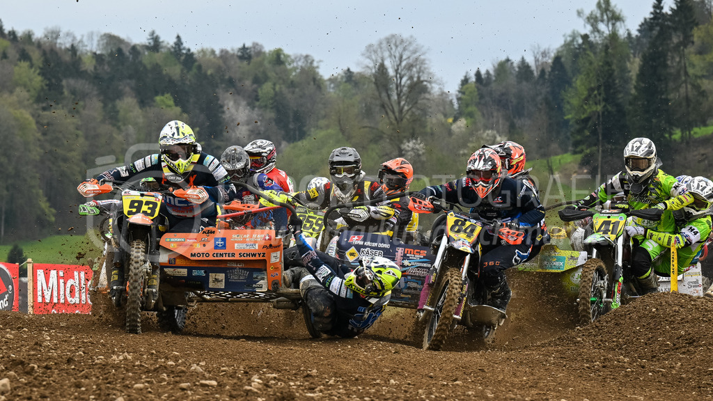 Motocross Schlatt bei Winterthur - 30. April 2023 | #93 Heinzer Marco / Betschart Ruedi aus Illgau (CH), #84 Kaeser Remo / Doerig Cornelio aus Schweizersholz (CH) auf VMC KTM und #41 Hofmann Fabian / Strauss Marius aus Elgg (CH) auf VMC Zabel in der Kategorie Seitenwagen am Motocross Schlatt bei Winterthur, 30. April 2023. 
Instagram: @mx_schlatt | @mc_wila | @sam_schweiz
Bild: Sportfotografie Markus Aeschimann | www.markus-aeschimann.ch - Realisiert mit Pictrs.com